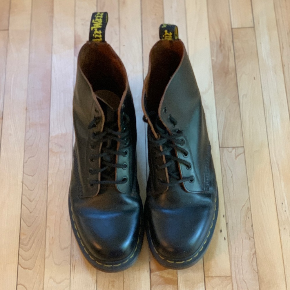Dr. Martens Vintage 1460 Boots in Black